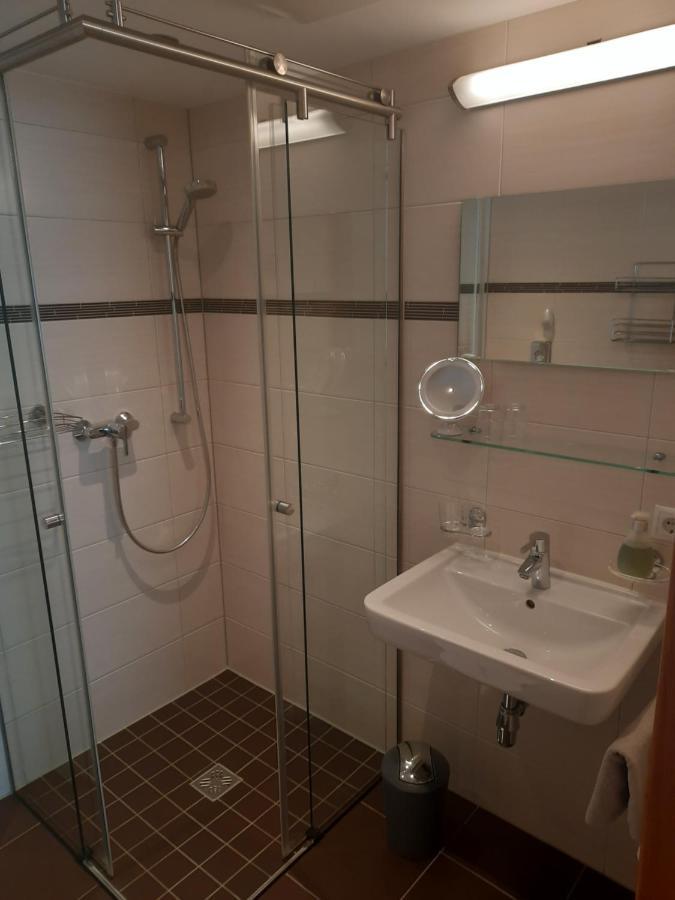 トゥクス Gruenwaldhof Bed & Breakfast エクステリア 写真
