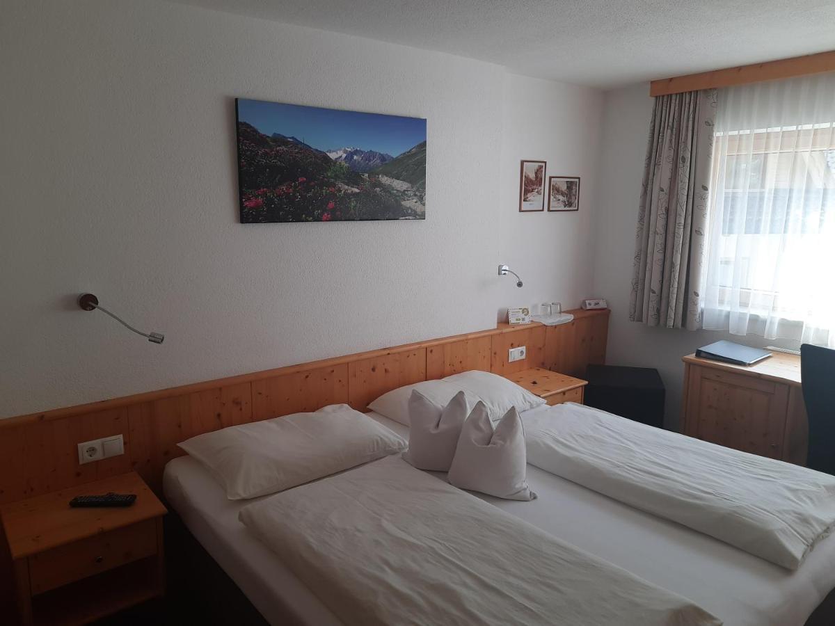 トゥクス Gruenwaldhof Bed & Breakfast エクステリア 写真