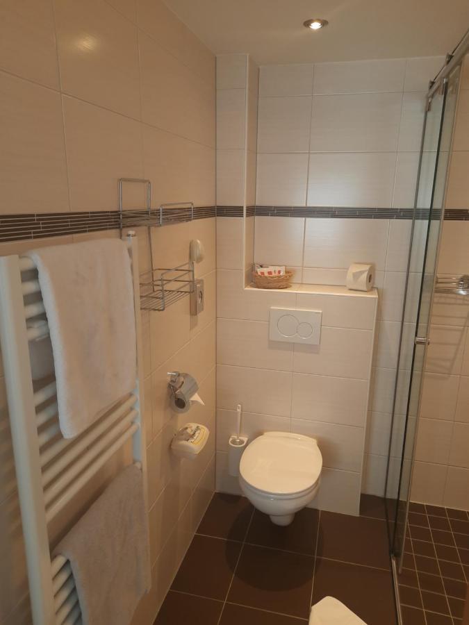 トゥクス Gruenwaldhof Bed & Breakfast エクステリア 写真