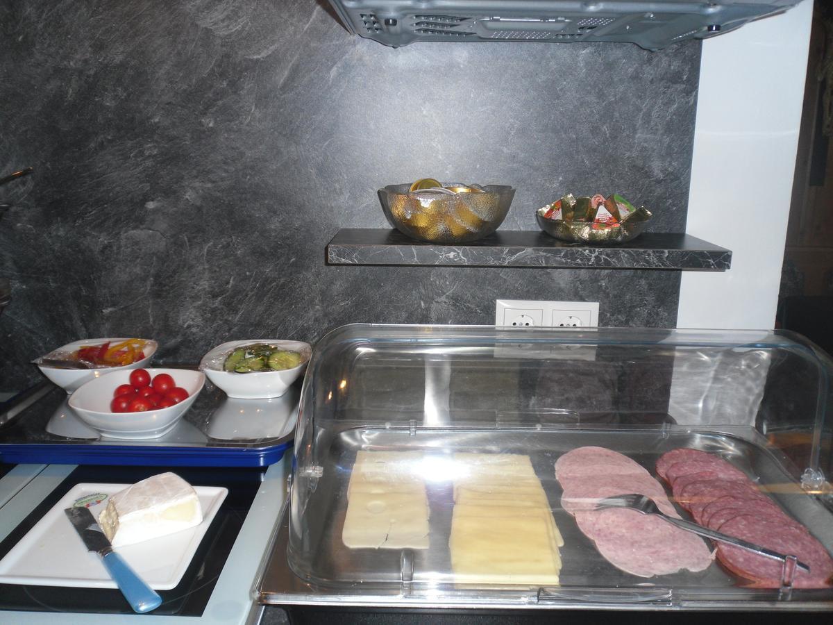 トゥクス Gruenwaldhof Bed & Breakfast エクステリア 写真